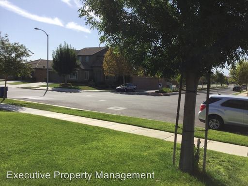 Building Photo - 10014 Riata Ln