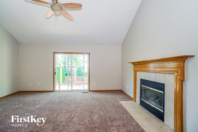 Building Photo - 552 Thistleview Dr