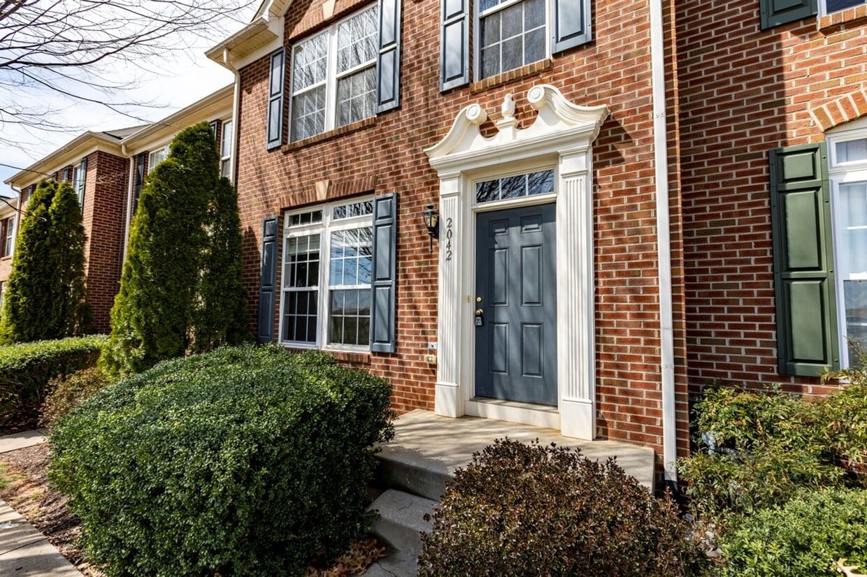 Photo - 2042 Lockwood Drive