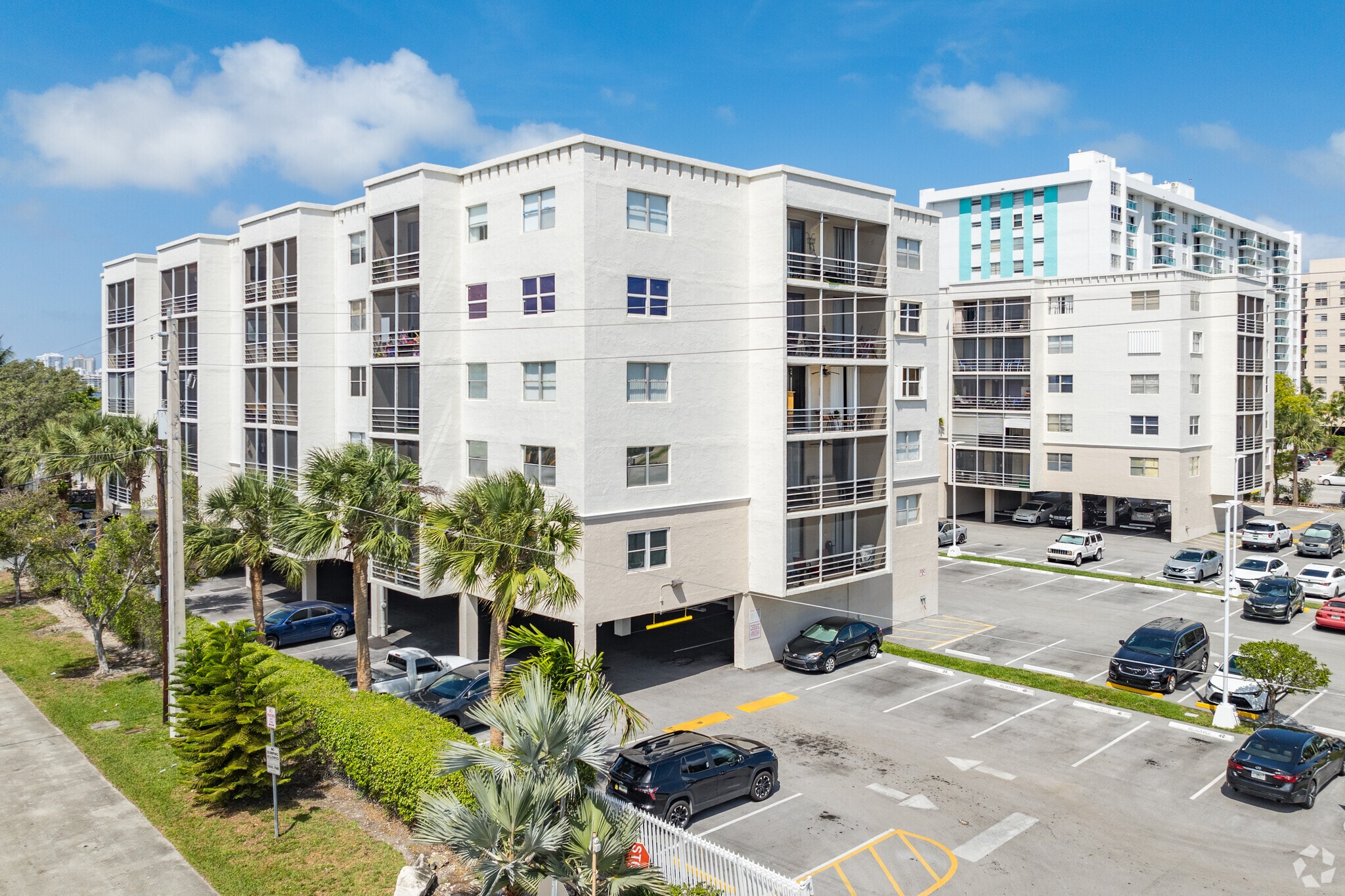 Carlton Bay Condominiums