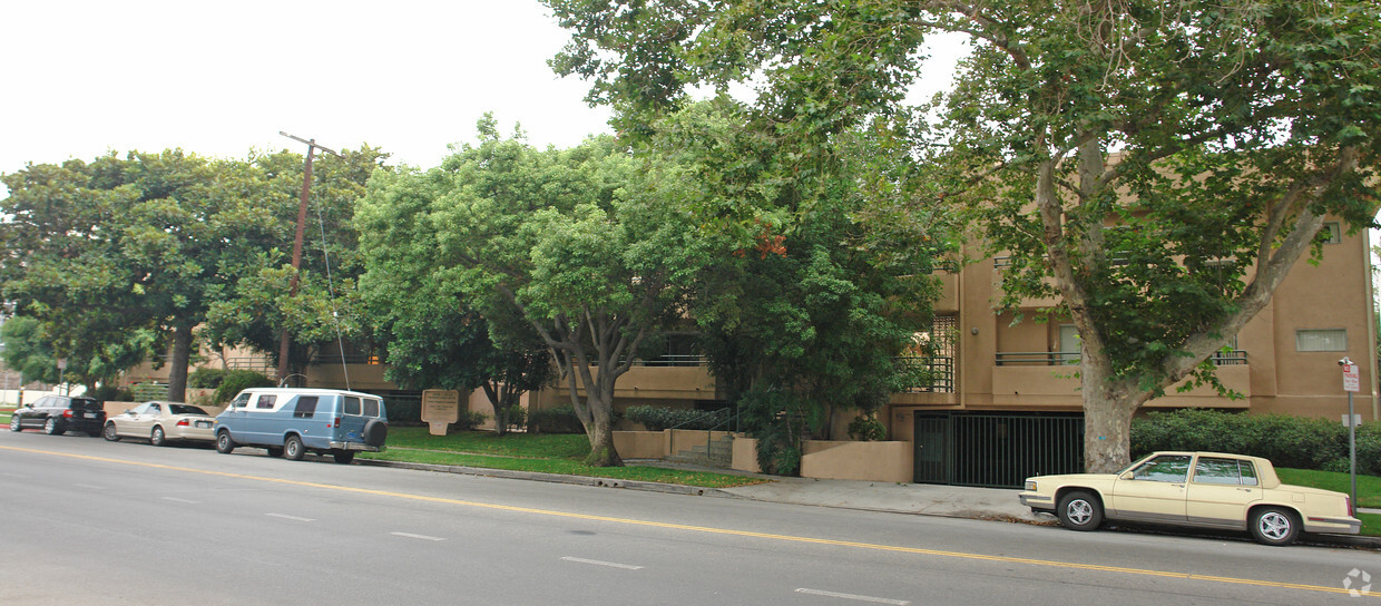 Building Photo - Whitsett Park South Apartments