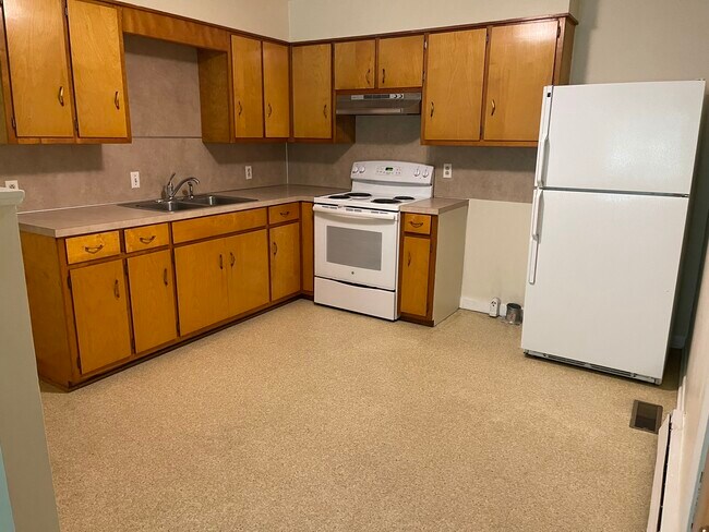 Building Photo - 130 Harmon Dr