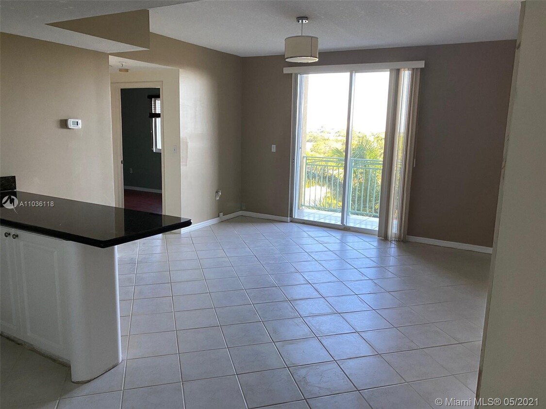 Foto principal - 3500 Coral Way