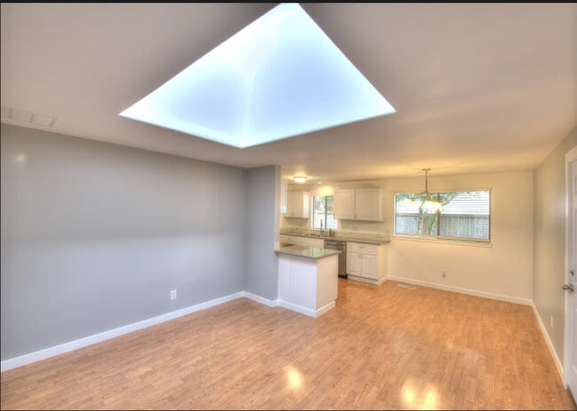 Building Photo - 32902 33rd Ave SW