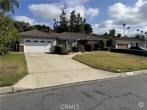 Building Photo - 833 Hugo Reid Dr