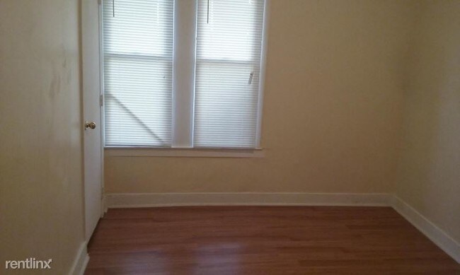 Building Photo - 1 br, 1 bath Apartment - 107 Vine St