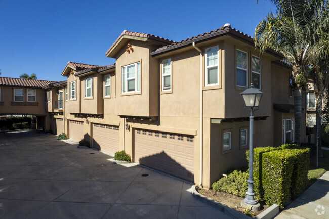 4871 E Los Angeles Ave - Parkside Villas