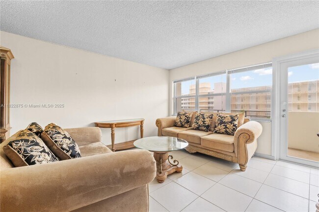 Foto del edificio - 401 Golden Isles Dr