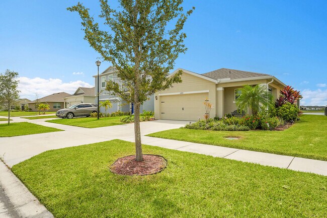 Building Photo - 10692 SW Vasari Way