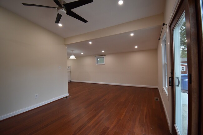 Foto del edificio - 512 Dartmouth Dr