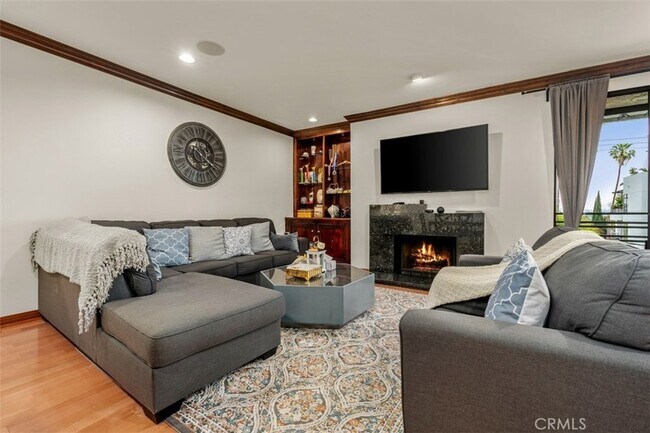 Building Photo - 450 N Oakhurst Dr