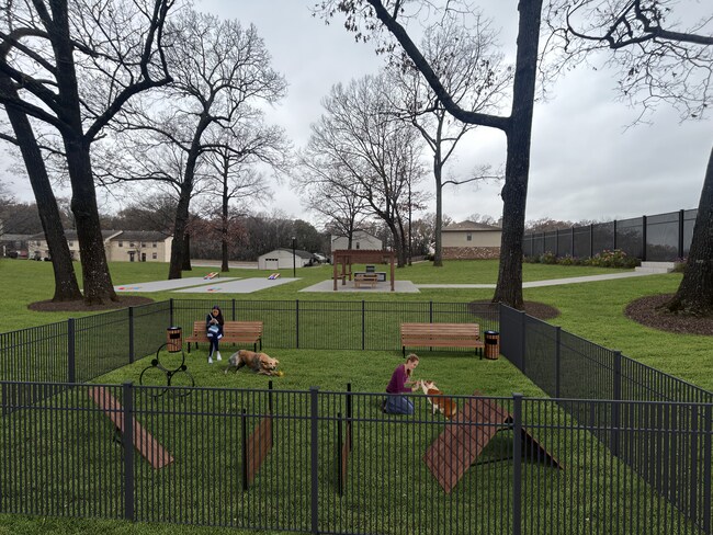 Foto del edificio - Fairfax Manor Townhomes