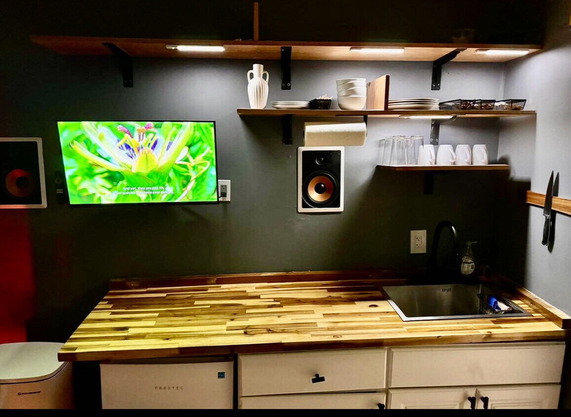 Foto principal - 1011 Michigan Ave NW