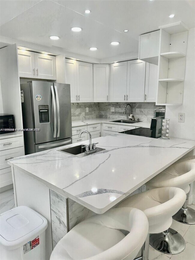 Building Photo - 600 Three Islands Boulevard
