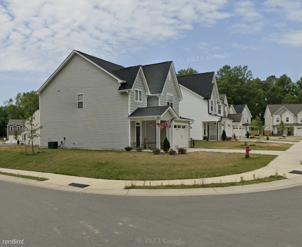 Building Photo - 3 br, 2.5 bath House - 131 Lynnridge Drive