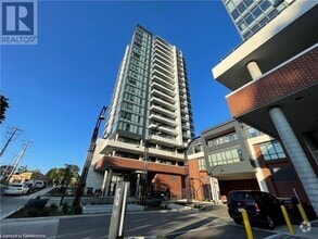 Building Photo - 5 Wellington St S