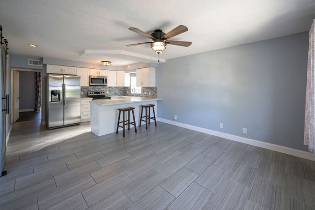 Photo - 902 NE 34th St Apartment