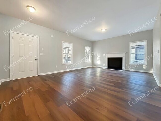 Building Photo - 142 Lawton St SW