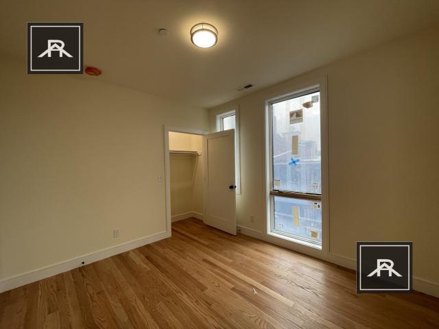 Foto del edificio - 3 bedroom in Brookline MA 02445