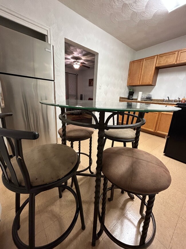 Building Photo - 811 E 30th St