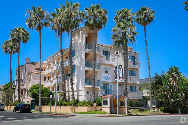 EXTERIOR  PALM TREES - 1337 South Bundy Drive