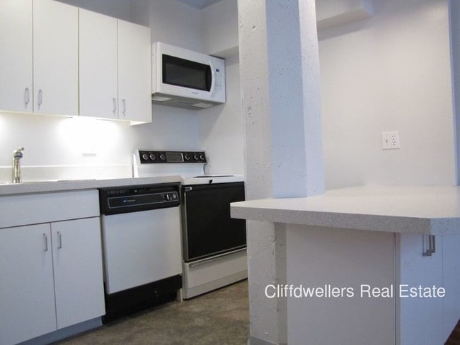 Building Photo - 720 16th St