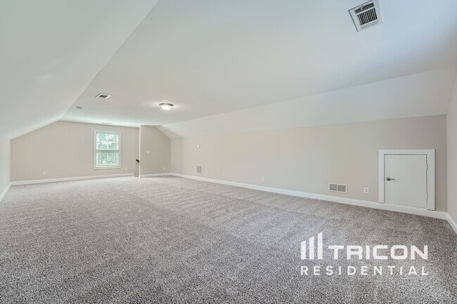 Building Photo - 5024 Groover Dr