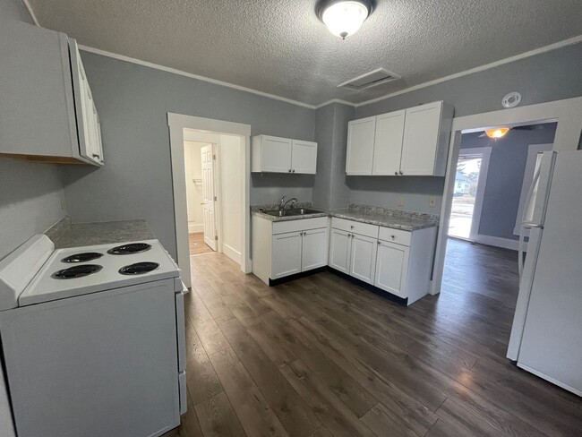 Foto del edificio - 2 Bedroom 1 Bathroom Home