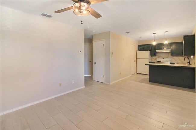 Building Photo - 1606 N Inspiration Blvd