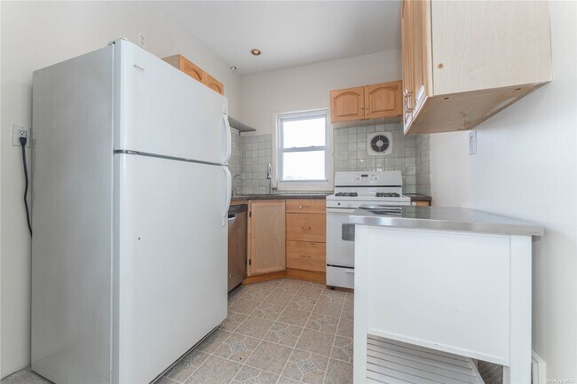 Foto del edificio - 357 W Hudson St