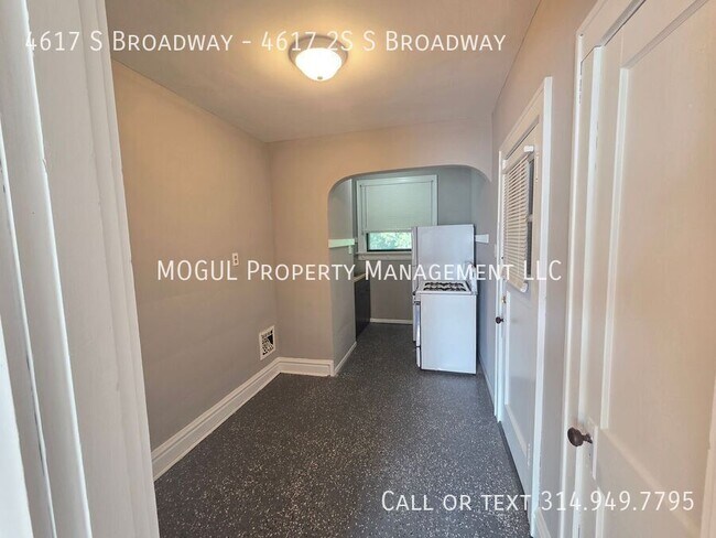 Foto del edificio - 4617 S Broadway St