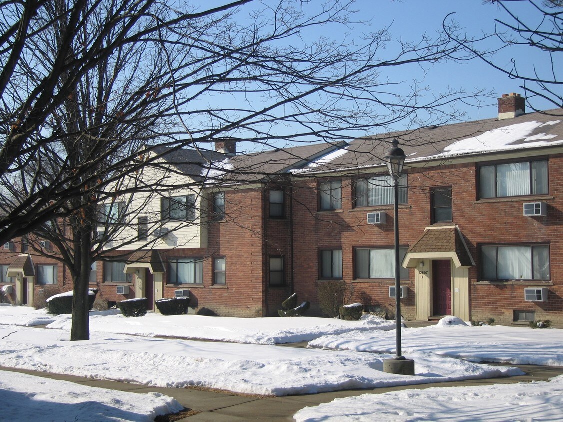 Primary Photo - 12641 Outer Dr W