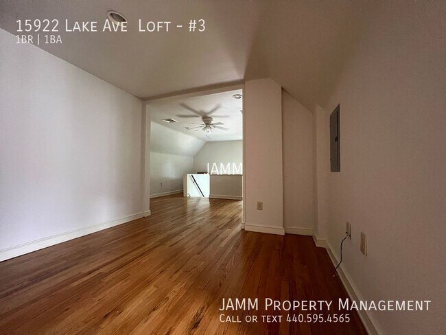 Foto del edificio - 15922 Lake Ave