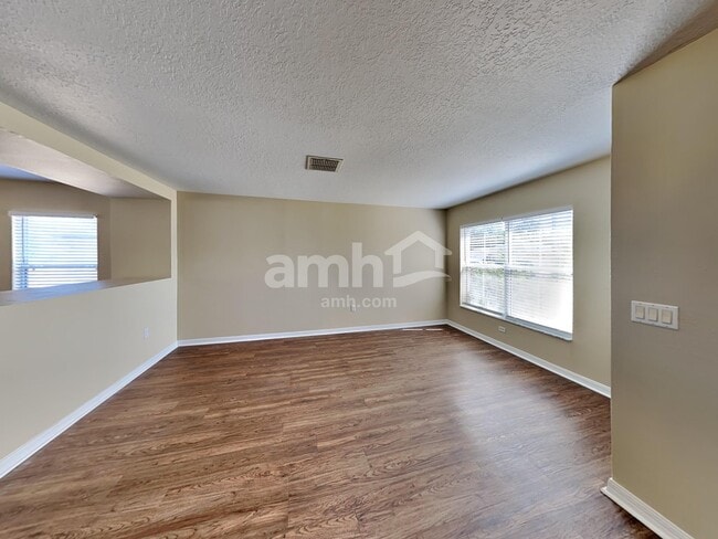 Building Photo - 1612 Redfin Dr