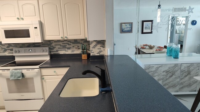Foto del edificio - 9940 S Ocean Dr