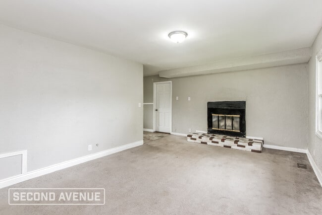 Building Photo - 3728 N Brentwood Ave