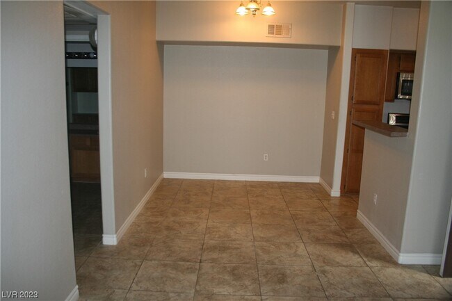 Foto del edificio - 7255 W Sunset Rd