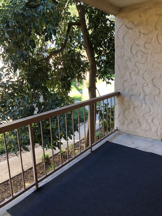 Foto del edificio - 2 bedroom and 2 bathroom condo in Mission Valley
