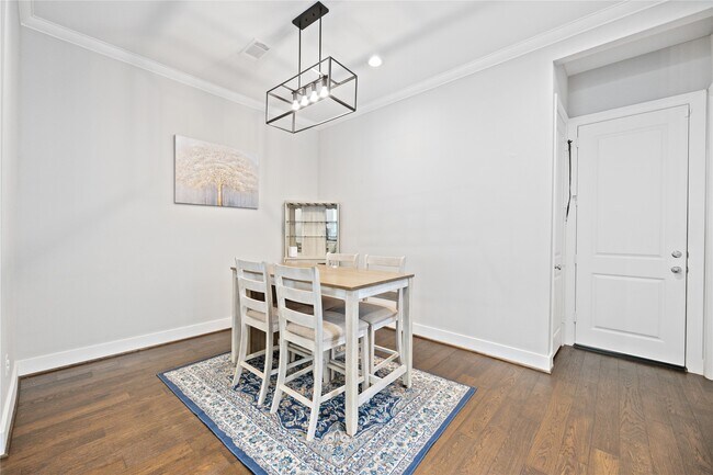 Foto del edificio - 1324 W Pierce St