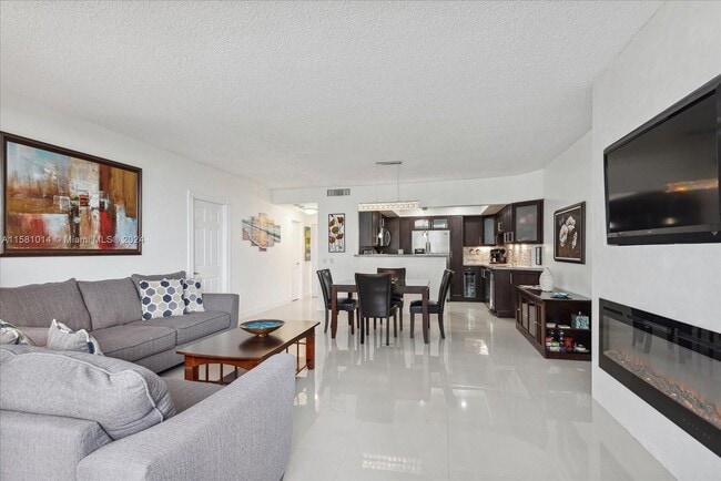 Building Photo - 3505 S Ocean Dr