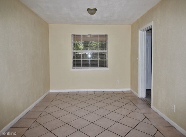 Building Photo - 4 br, 2 bath House - 4737 Sprite Rd