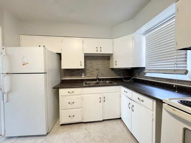 Building Photo - 4513 Virginia Ave