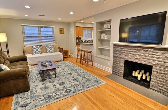 Foto del edificio - 1717 Maywood Dr