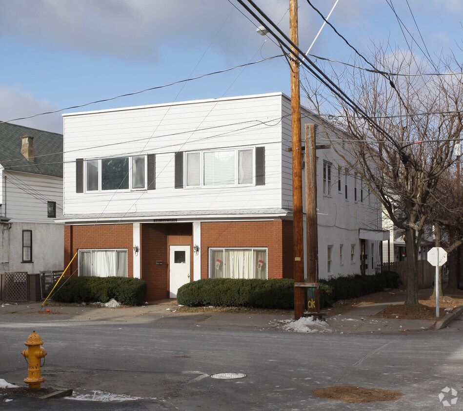 Building Photo - Tre-Ann Apts