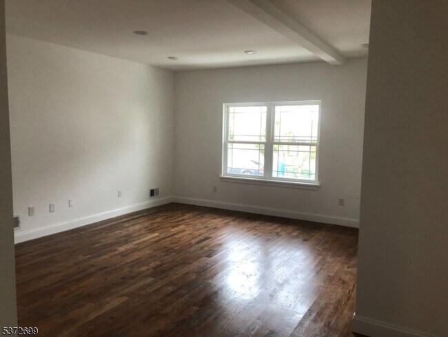 Foto del edificio - 1224 E Henry St