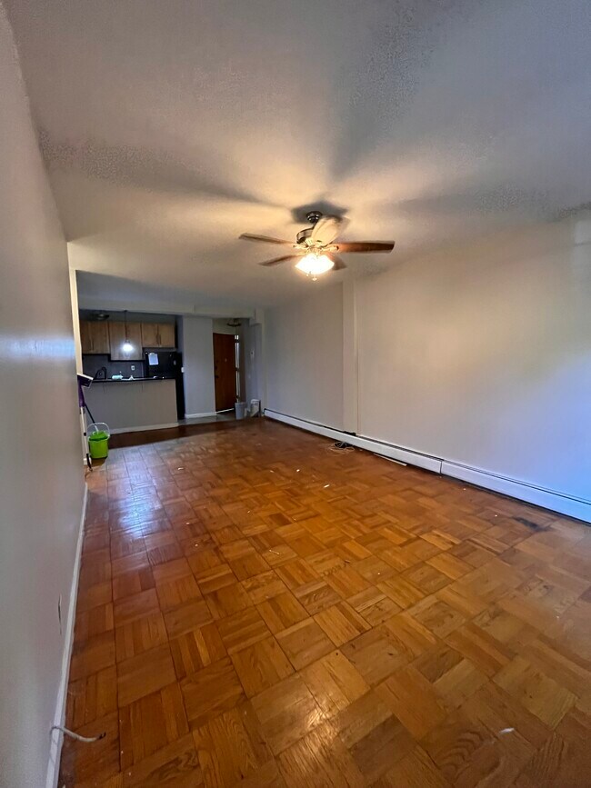 Unit 1B - 33 Duncan Ave
