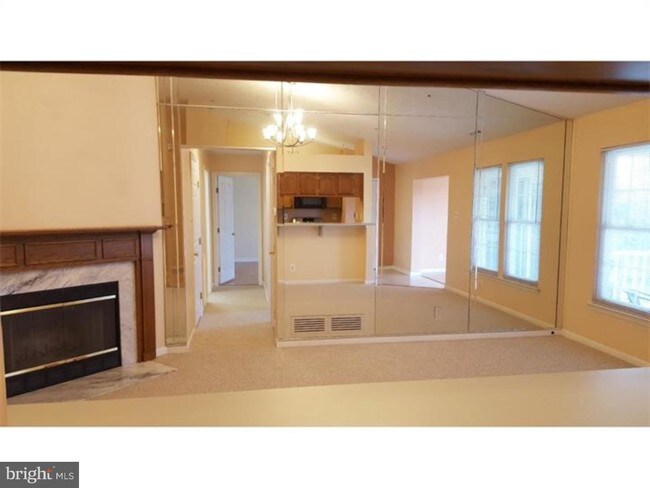 Building Photo - 24 Kenwood Dr
