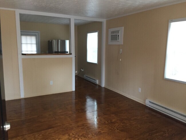 Foto del edificio - 74 Maple Ln
