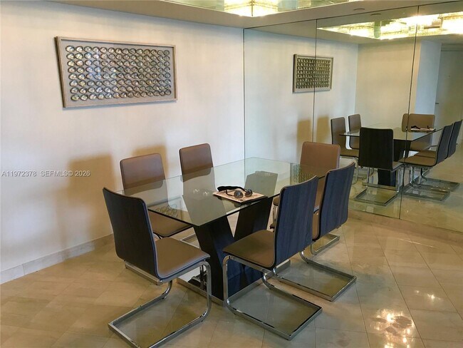 Foto del edificio - 3600 Mystic Pointe Dr