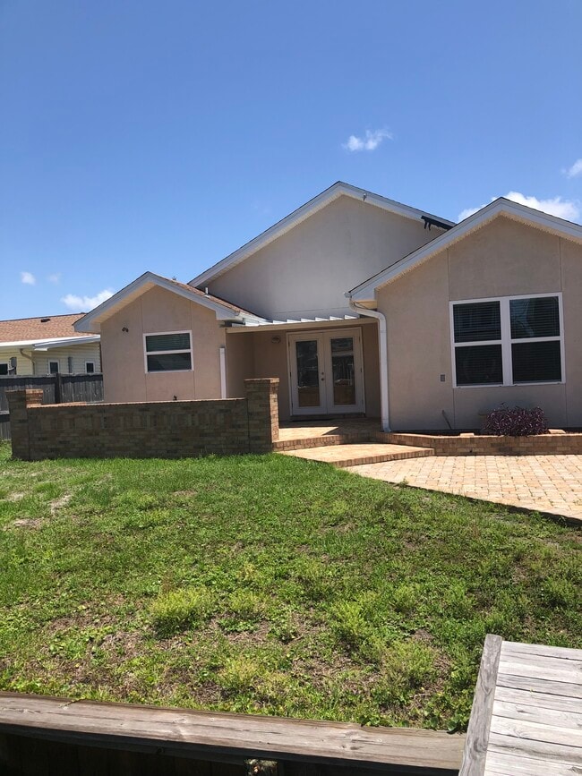 Building Photo - 4009 Valencia Ct